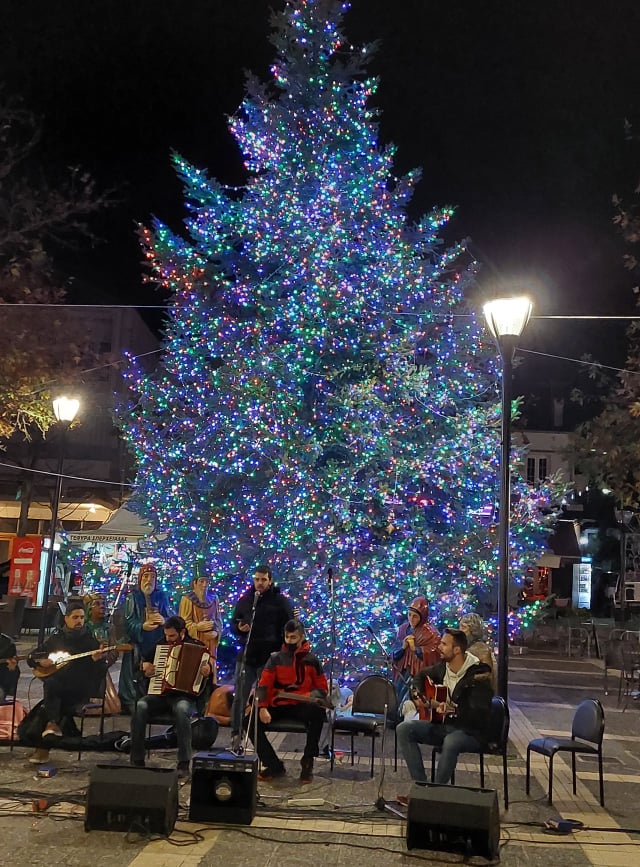 glukoxwra xristougenniatika kalanta 6