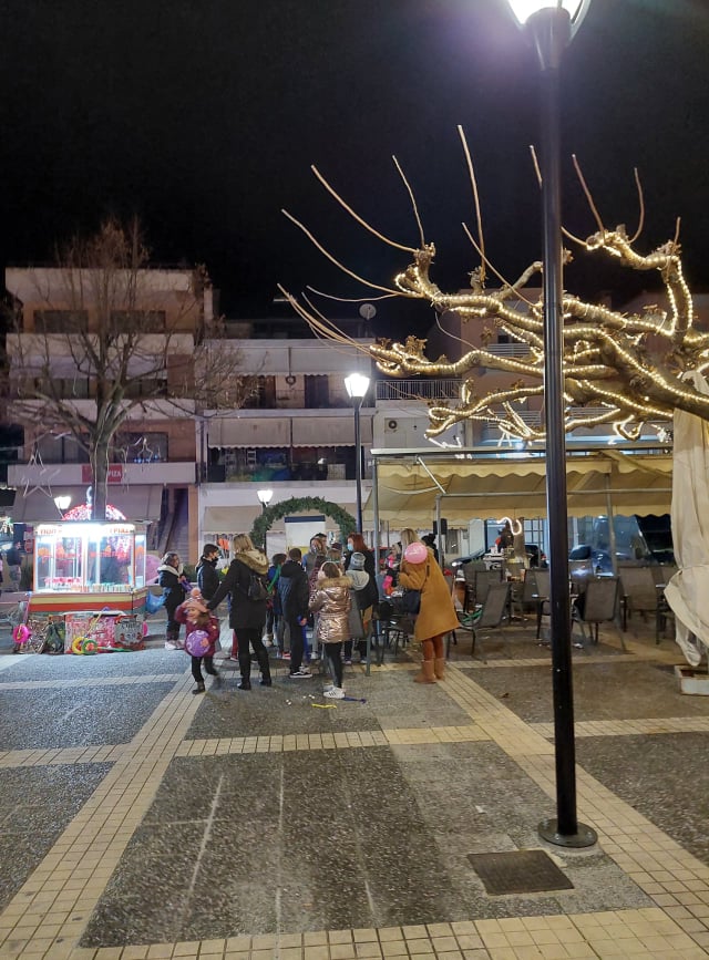 o karagkiozis kai h magissa frikantela14