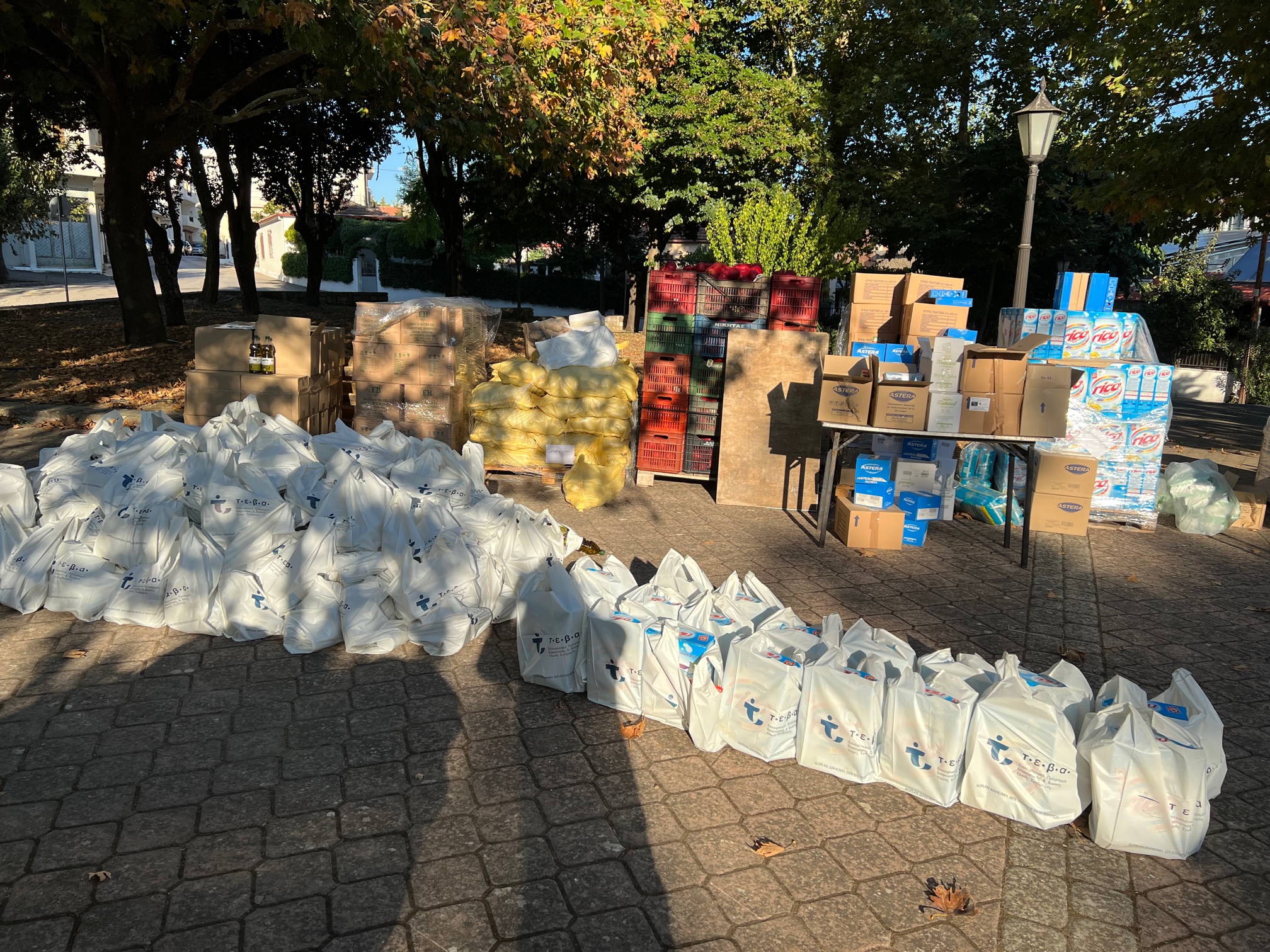 Δήμος Μακρακώμης – Διανομή προϊόντων δικαιούχων ΤΕΒΑ 7/10/2022 στην Κοινότητα Σπερχειάδας