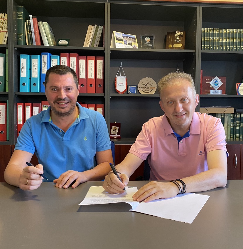 ΣΥΜΒΑΣΗ ΚΑΤΑΣΚΕΥΗΣ ΕΡΓΟΥ :  Αντικατάσταση υφισταμένου αγωγού εξωτερικού δικτύου ύδρευσης Καστρίου με δίκτυο Γραμμένης προϋπολογισμού 500.000 € (χωρίς ΦΠΑ)