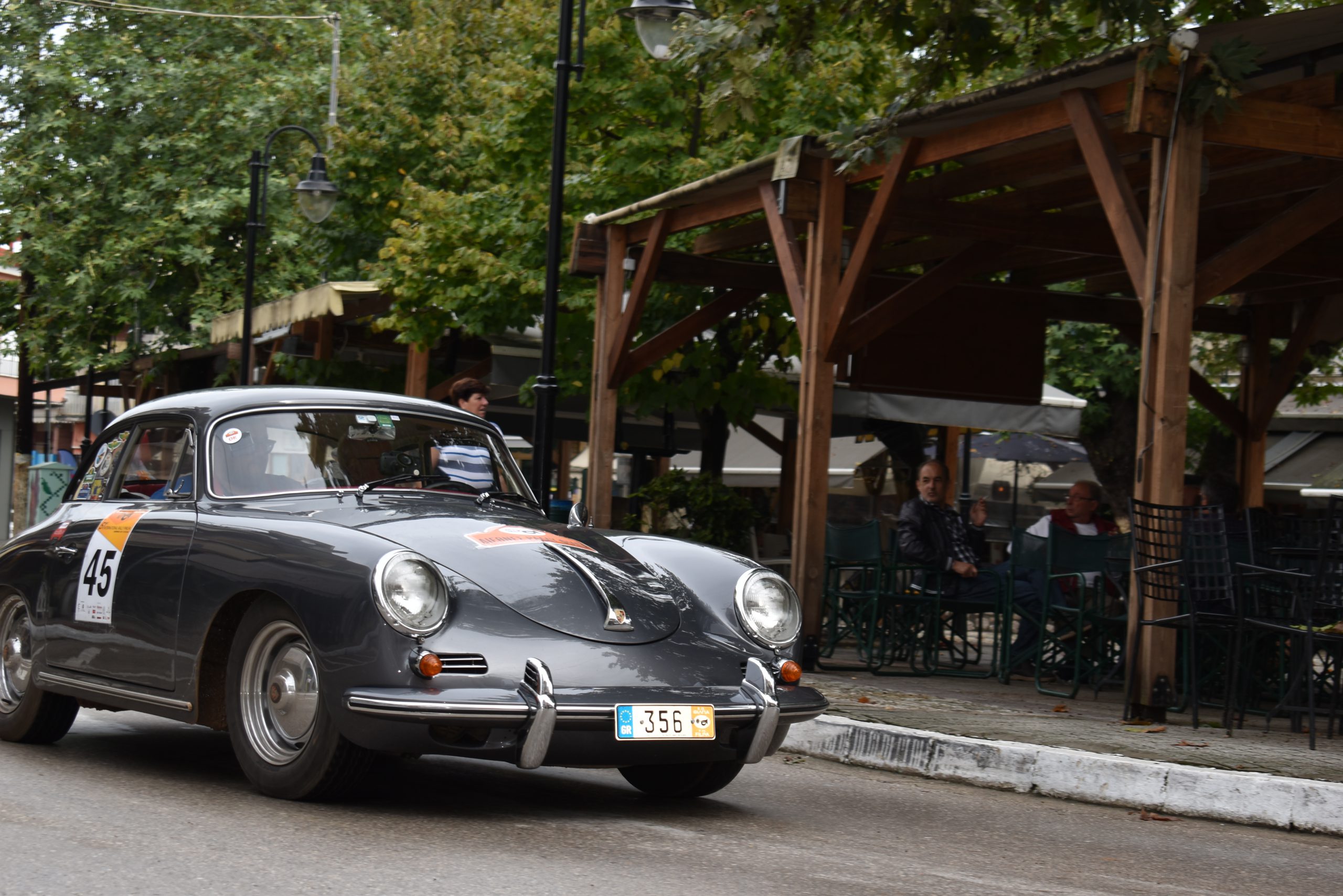 Τα 60+ κλασσικά αυτοκίνητα του Ράλλυ ΦΙΛΠΑ 2023 πέρασαν από την Κοινότητα Μακρακώμης