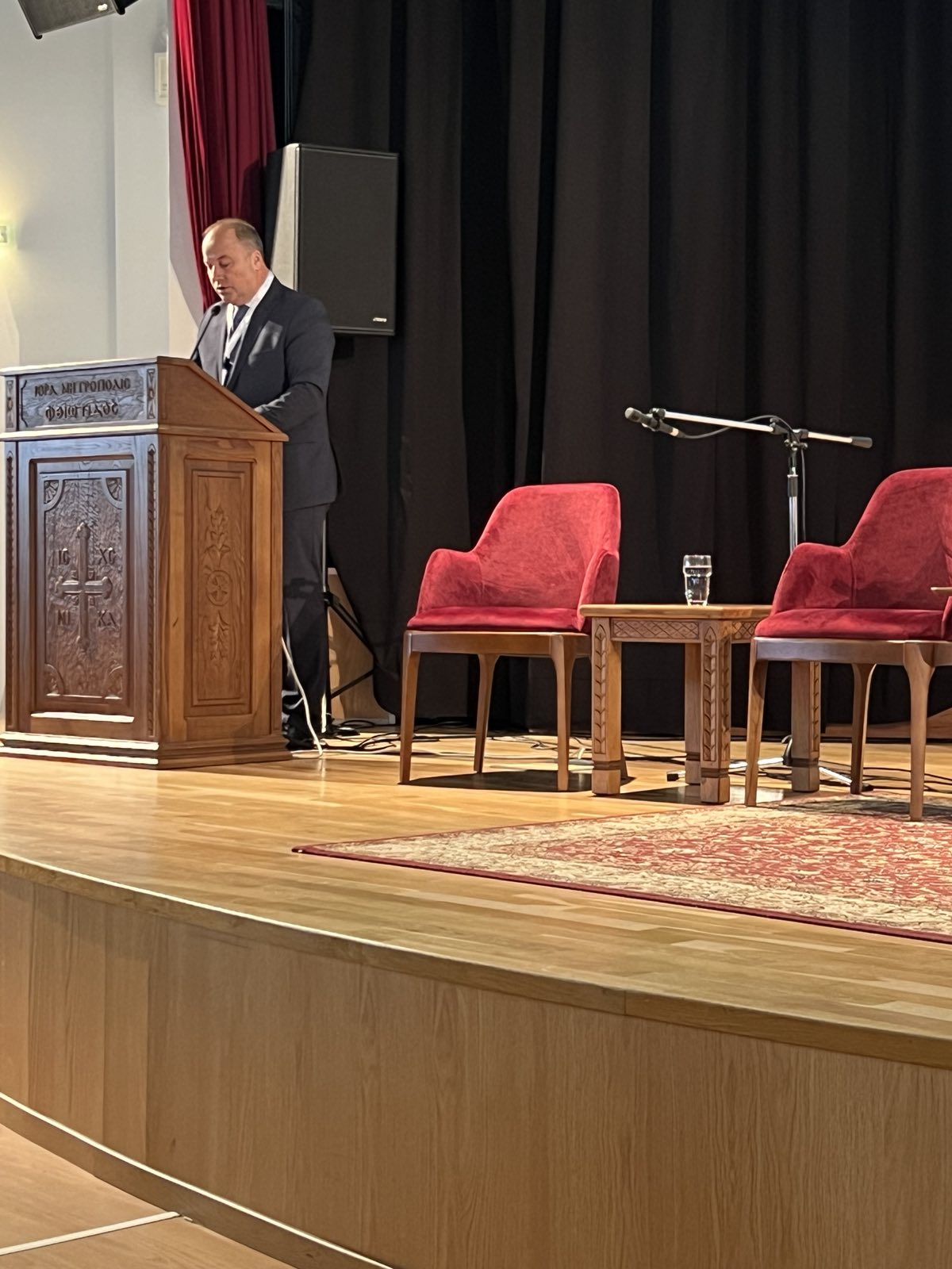 Img 4fb7875906ddfe81c268b7f2d7cf7181 V