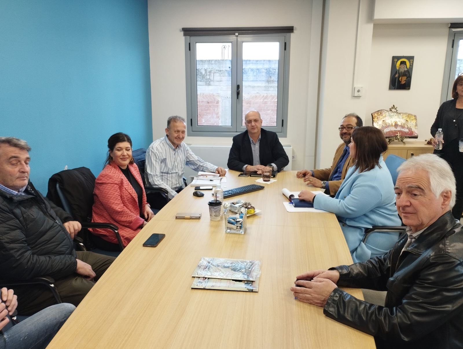 Συνάντηση του Βουλευτή Φθιώτιδας κ.Ιωάννη Οικονόμου με τον Δήμαρχο του Δήμου Μακρακώμης κ.Γεώργιο Χαντζή